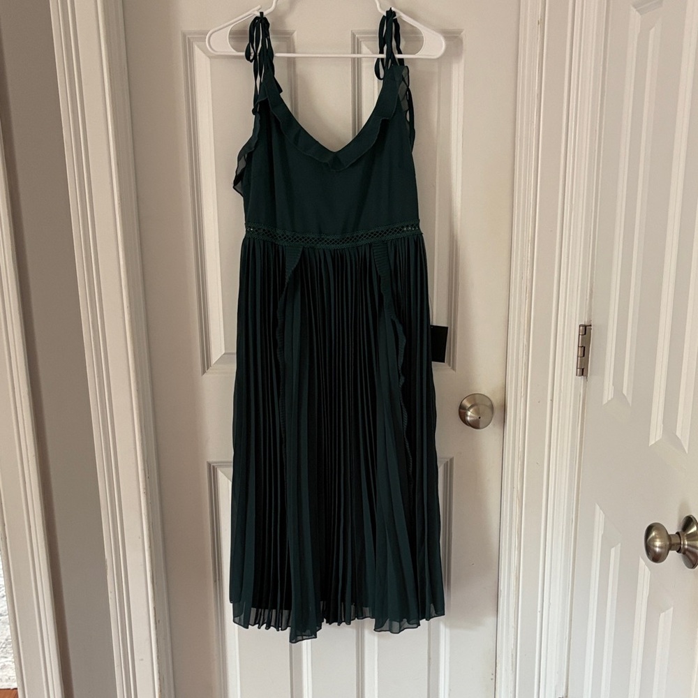 Lulu's Dark Green Pleated Midi Dress